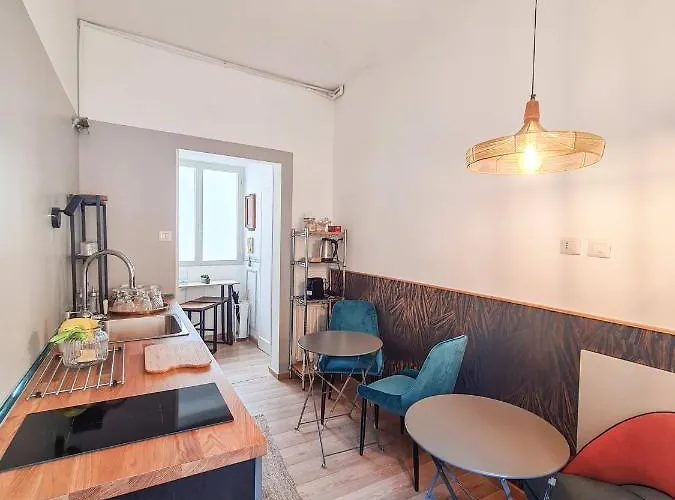 Via Vittoria Quattro Apartament